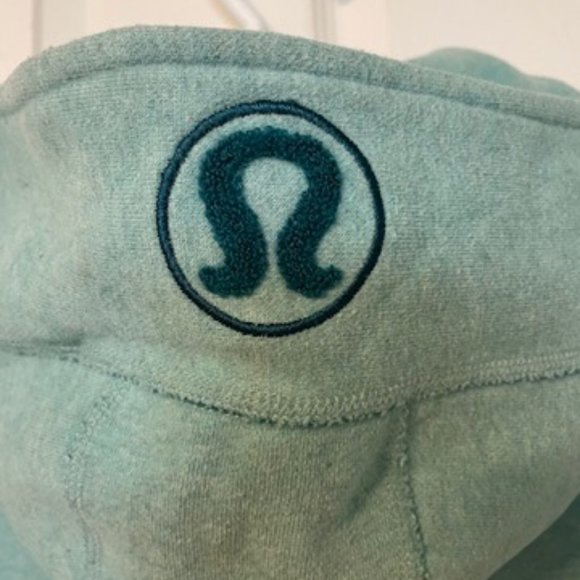 Women's Lululemon Zip Up Hoodie Size 4 - Picture 3 of 6